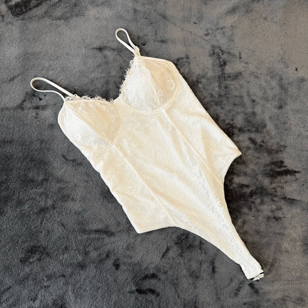 Klassy Network Lace Bodysuit in White
